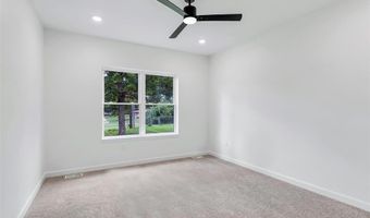 457 Rosedale Ter, Ballwin, MO 63021