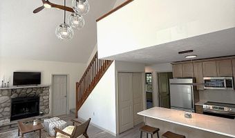 15 Shakespeare Dr, Albrightsville, PA 18210
