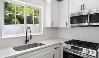 872 Windcroft Cir NW, Acworth, GA 30101