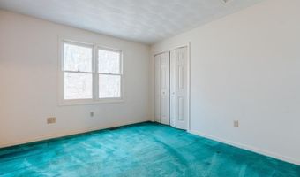 65 Village Hill Ln, North Kingstown, RI 02852