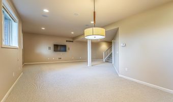5401 Pinnacle Ct, Ann Arbor, MI 48108