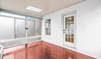 2420 I St NW, Washington, DC 20037