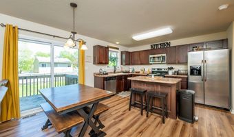 509 S 13th St, Adel, IA 50003