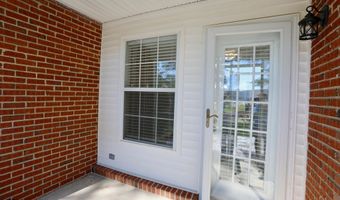 717 Chancery Ln, Aberdeen, NC 28315