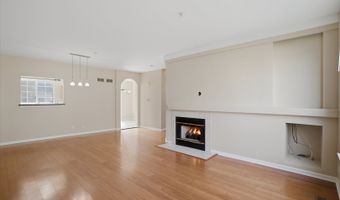 2720 N Greenwood Ave, Arlington Heights, IL 60004