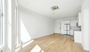 38 Hichborn 203, Boston, MA 02135