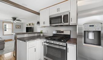 1352 W COMMERCIAL St, Appleton, WI 54914