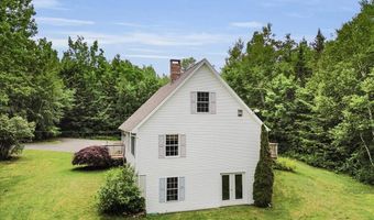 21 Bowling Green Ln, Belfast, ME 04915