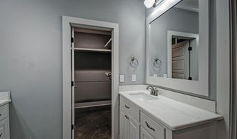 711 Chambord Dr, Brandon, MS 39042