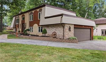 823 Willow Hollow Ct, Amherst, OH 44001