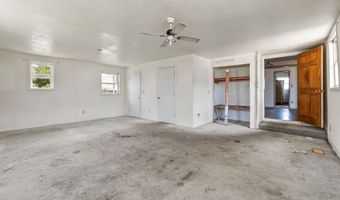 1858 W Auburn Dr, Auburn, IN 46706