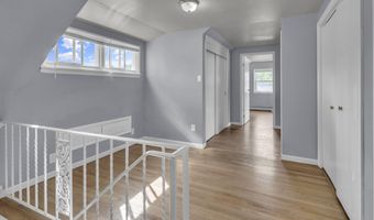 6 Briarwood Rd, Albany, NY 12211