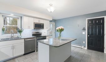 115 Country Hl, Brattleboro, VT 05301