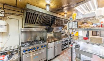 14 Court Sq, Alton, MO 65606