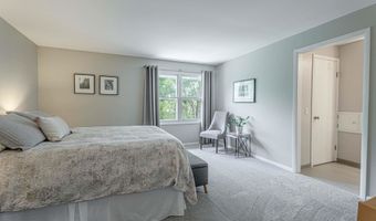 32 Whitcomb Cir, Madison, WI 53711