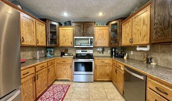 416 Brittany Ct, Aurora, MO 65605