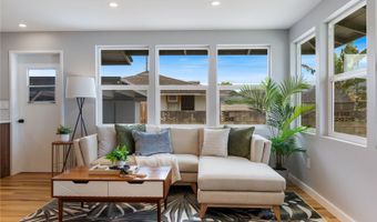 614 Kalolina St A, Kailua, HI 96734