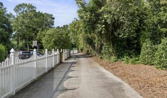 415 Pine St, Camden, SC 29020