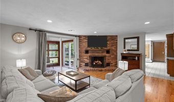 15 Womantam Ln, Cumberland, RI 02864