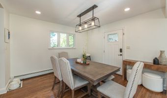 18 Evergreen Dr, Bayonne, NJ 07035