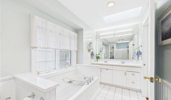 50 Intrepid Ln, Jamestown, RI 02835