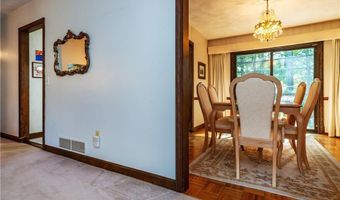 154 Spring Valley Dr, East Greenwich, RI 02818