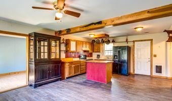 121 White Pine Rd, Beattyville, KY 41311