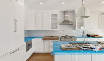 805 21st St, Avalon, NJ 08202