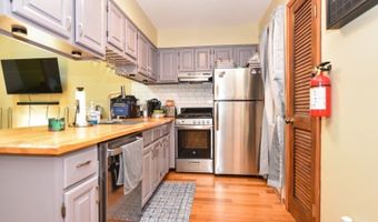 2 Davos Dr E 4, Alloway, NJ 07462