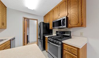 5214 148th St W, Apple Valley, MN 55124