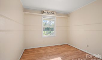6 Mulberry Dr, Arden, NC 28704