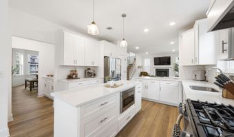 5 Melinda Ct, Bayville, NJ 08721