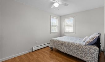 2 Dogwood Dr, Cranston, RI 02921
