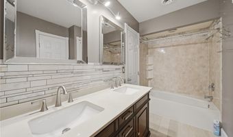824 S Chillicothe Rd 2, Aurora, OH 44202