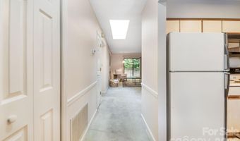 2604 Vineyard Blvd, Asheville, NC 28805