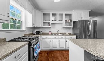 762 Old McLeod Bridge Rd, Adrian, GA 31002