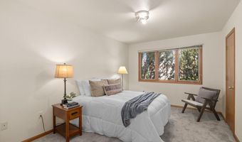 5503 HACKER Cir, Cheyenne, WY 82009