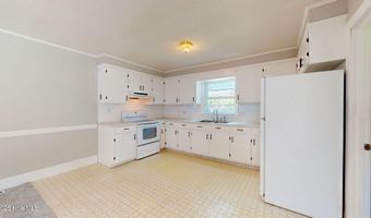 4083 Pitt St, Ayden, NC 28513