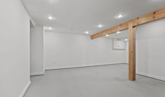 6040 Adacroft Dr SE, Ada, MI 49301