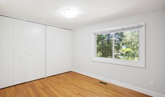 8206 STONE TRAIL Dr, Bethesda, MD 20817