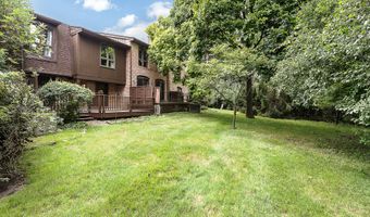 1040 Greenhills Dr, Ann Arbor, MI 48105