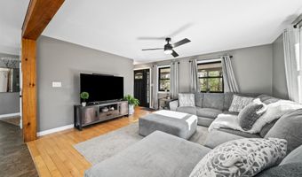 162 Lakeside Oaks Dr, Barrington, NH 03825