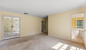 28 S Hill Dr, Cranston, RI 02920