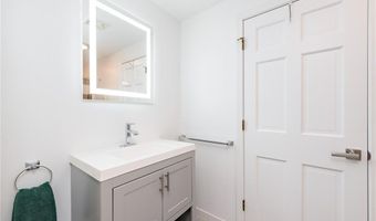 21 Fairview Ave, Hopkinton, RI 02832