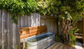 48 California Ave, Arcata, CA 95521