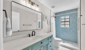 832 BIRDIE Way, Apollo Beach, FL 33572