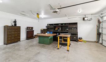 24261 Trail Ridge Ct, Adel, IA 50003