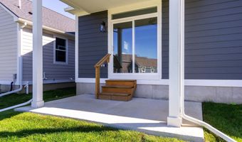 27633 Maryjane Ln E, Chesterfield, MI 48047