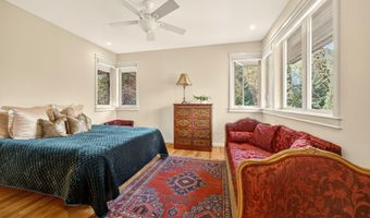 545 Ashland Creek Dr, Ashland, OR 97520