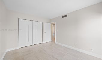 20379 W Country Club Dr 1239, Aventura, FL 33180